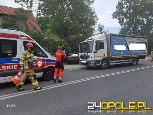 Zderzenie osobówki z ciężarówką na Ozimskiej. Chwilowo utrudniony ruch drogowy