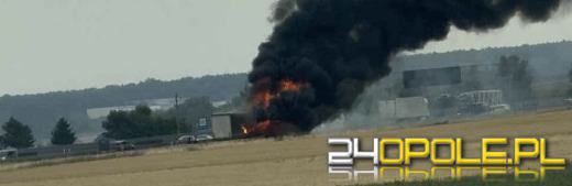 Pożar ciężarówki na A4. Ruch w kierunku Katowic utrudniony