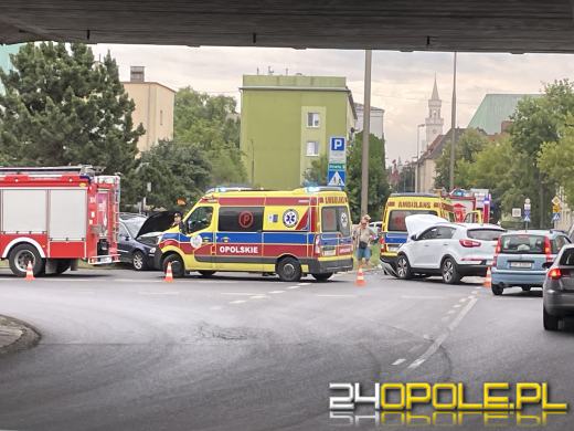 Zderzenie dwóch samochodów osobowych na Nysy Łużyckiej (Aktualizacja)