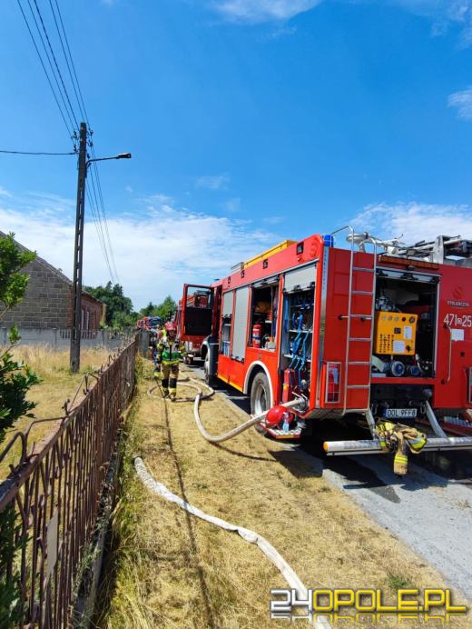Groźny pożar w miejscowości Odcinek - dwie osoby poszkodowane