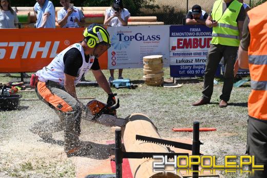 Międzynarodowe Zawody Drwali w Bobrowie. Zobacz jak tradycja łączy się z zabawą