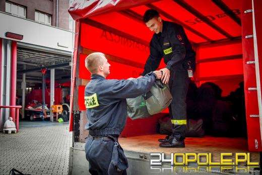 Podchorążowie Akademii Pożarniczej wspierają działania przeciwpowodziowe w regionie