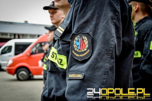 Podchorążowie Akademii Pożarniczej wspierają działania przeciwpowodziowe w regionie