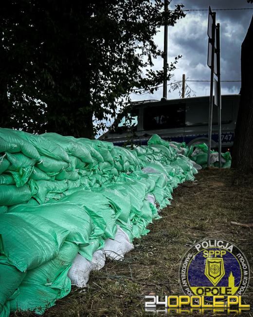 Boboluszki pod nadzorem służb. Wizja lokalna w najbardziej zagrożonym rejonie województwa