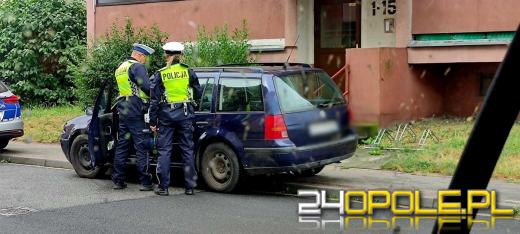Jechała mimo sądowego zakazu. Rozpoznał ją policjant po służbie