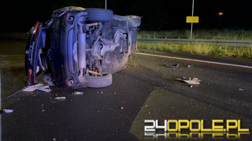 Groźny wypadek na obwodnicy Opola - BMW dachowało 