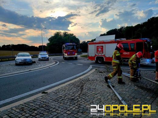 Groźny wypadek na rondzie w kierunku Sieroniowic: cała rodzina trafiła do szpitala