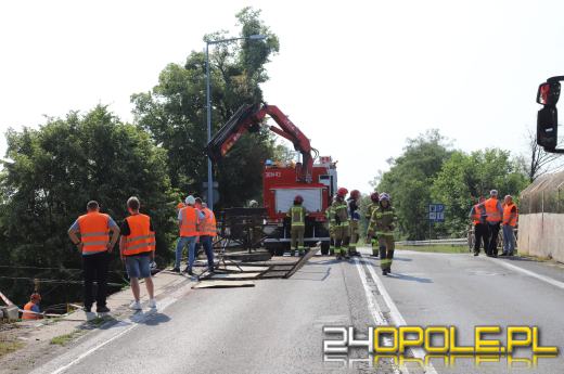 Wypadek na wiadukcie w Opolu. Utrudnienia potrwają do końca dnia