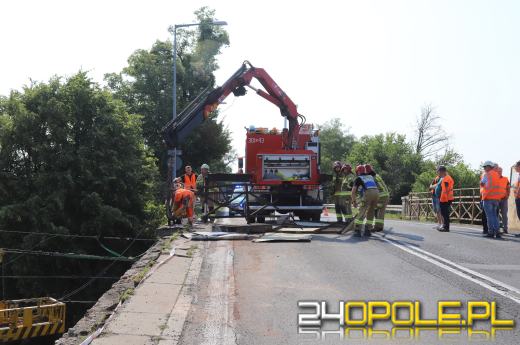 Wypadek na wiadukcie w Opolu. Utrudnienia potrwają do końca dnia