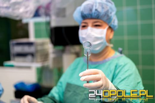 USK: Nowoczesny implant ślimakowy wszczepiony po raz pierwszy dorosłemu pacjentowi