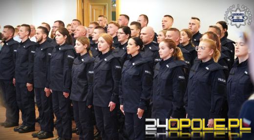 Nowi policjanci w garnizonie opolskim - uroczyste ślubowanie za nimi