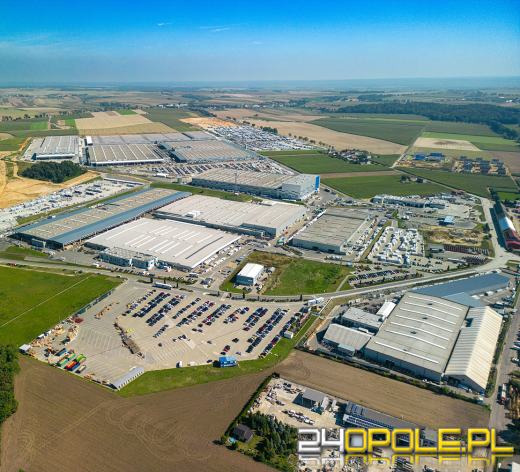 Zwolnienia w Eko-Oknach. Zaskoczenie, niepokój i kontrowersje wokół decyzji właściciela firmy