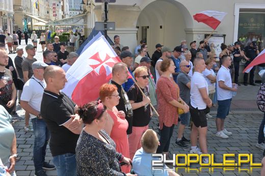 "Stop imigracji" - wiec Konfederacji na opolskim Rynku