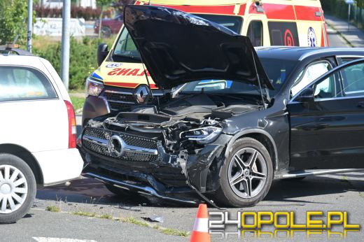 Zderzenie dwóch samochodów na ulicy Tarnopolskiej