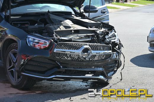 Zderzenie dwóch samochodów na ulicy Tarnopolskiej