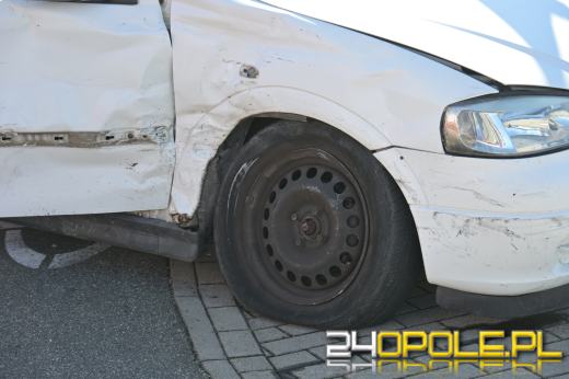 Zderzenie dwóch samochodów na ulicy Tarnopolskiej