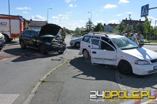 Zderzenie dwóch samochodów na ulicy Tarnopolskiej