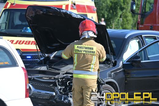 Zderzenie dwóch samochodów na ulicy Tarnopolskiej