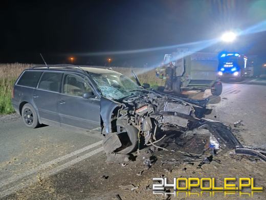 Zderzenie osobówki z ciągnikiem rolniczym na DW494. Na szczęście nikt nie ucierpiał