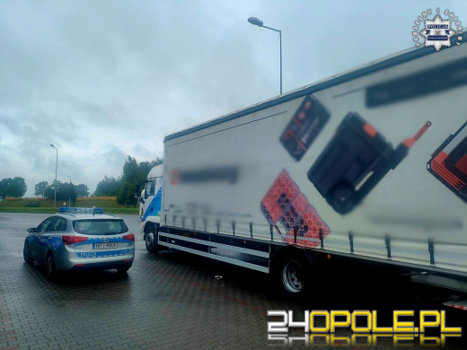 Jeździł zygzakiem autostradą. Pijany kierowca TIRa złapany