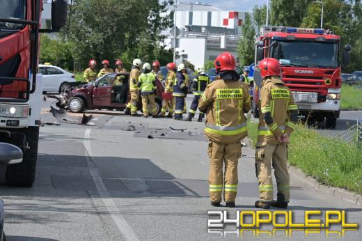 Wypadek na ul. Sosnkowskiego w Opolu. Dwie osoby poszkodowane