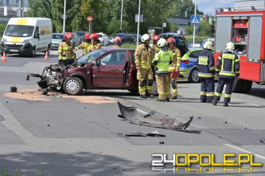 Wypadek na ul. Sosnkowskiego w Opolu. Dwie osoby poszkodowane