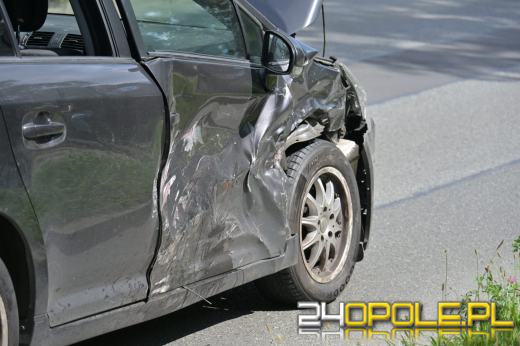 Wypadek na ul. Sosnkowskiego w Opolu. Dwie osoby poszkodowane