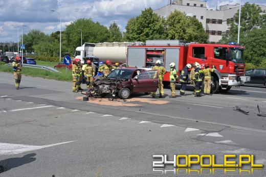 Wypadek na ul. Sosnkowskiego w Opolu. Dwie osoby poszkodowane