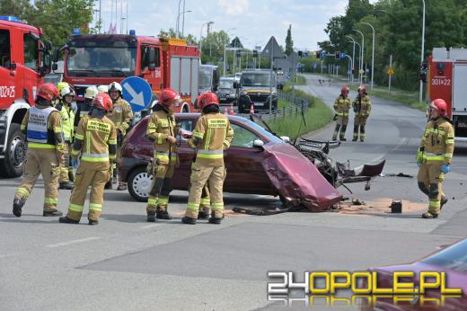 Wypadek na ul. Sosnkowskiego w Opolu. Dwie osoby poszkodowane