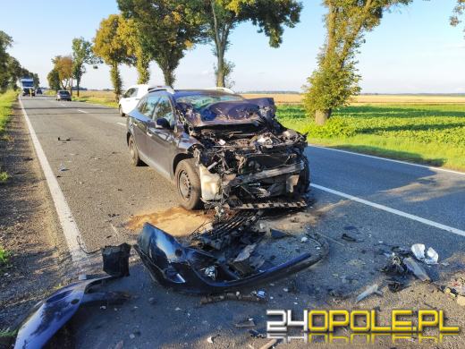 Wjechał w przyczepę rolniczą. Apel do kierowców o ostrożność w sezonie żniw