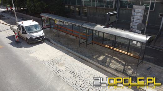 Nowa droga dla pieszych i rowerów powstaje przy pływalni Akwarium