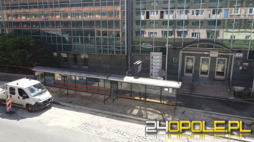 Nowa droga dla pieszych i rowerów powstaje przy pływalni Akwarium