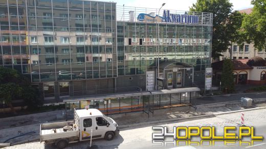 Nowa droga dla pieszych i rowerów powstaje przy pływalni Akwarium