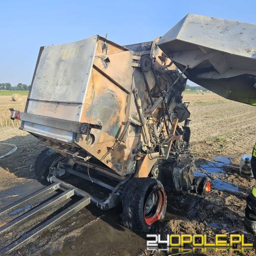 Pożar prasy rolniczej w Chudobie - spłonęło ściernisko i słoma