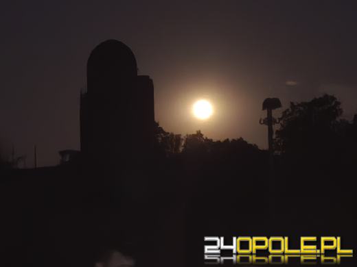 Nów, pełnia i całkowite zaćmienie - kiedy warto spojrzeć w niebo?