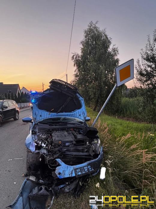 BMW wymusiło pierwszeństwo w gminie Namysłów. Jedna osoba trafiła do szpitala