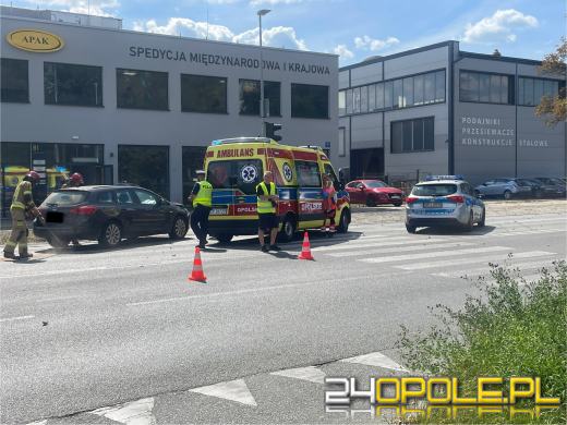 Zderzenie dwóch aut na Niemodlińskiej w Opolu