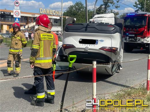 Zderzenie dwóch aut na Niemodlińskiej w Opolu
