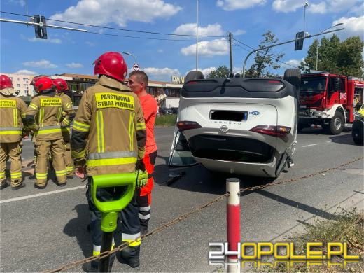 Zderzenie dwóch aut na Niemodlińskiej w Opolu