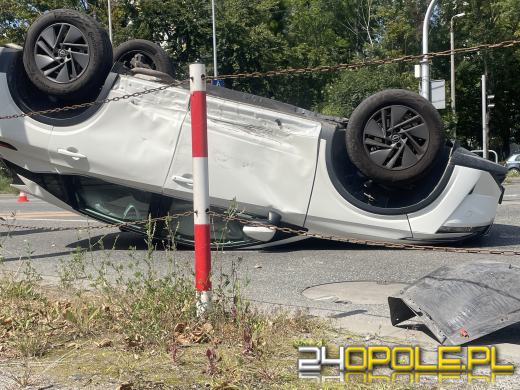 Zderzenie dwóch aut na Niemodlińskiej w Opolu