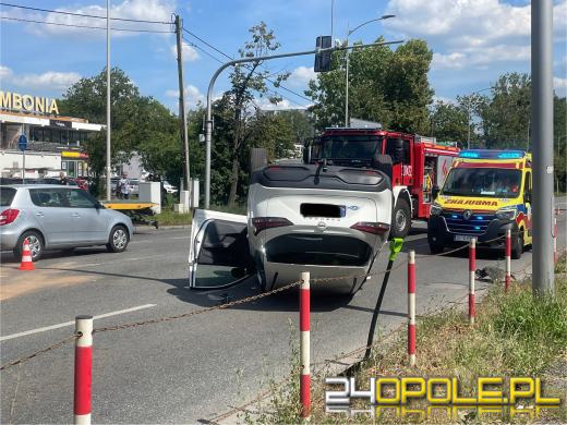 Zderzenie dwóch aut na Niemodlińskiej w Opolu
