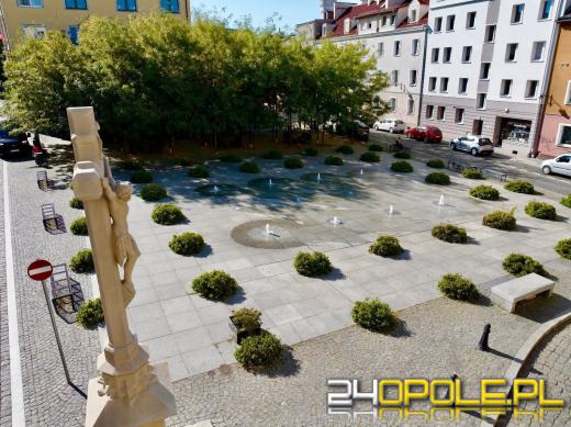 Zabytkowy krzyż na Placu Św. Sebastiana odzyskał dawny blask