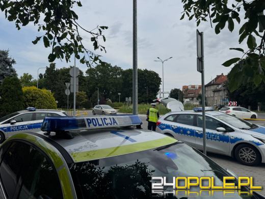 Wypadek w Namysłowie: Rowerzysta potrącony przez osobówkę przy rondzie Solidarności