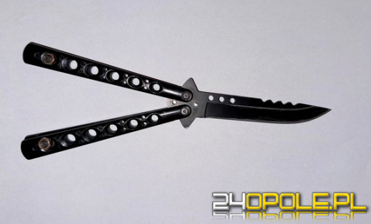 Zaatakował policjanta nożem. 20-latek w areszcie