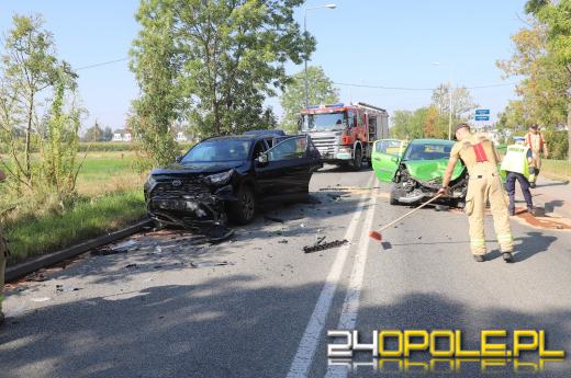 Zderzenie czterech aut na ul. Wrocławskiej. Dwie osoby w szpitalu