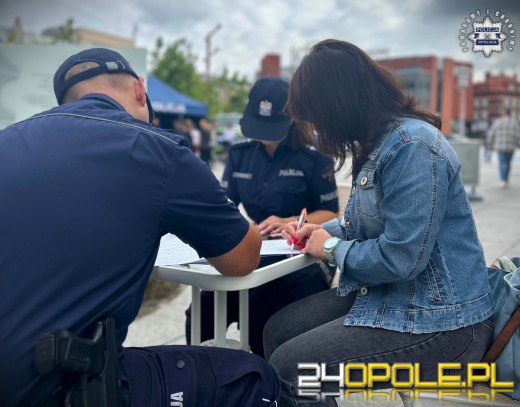 Oddając krew uczcili 100-lecie kobiet w Policji