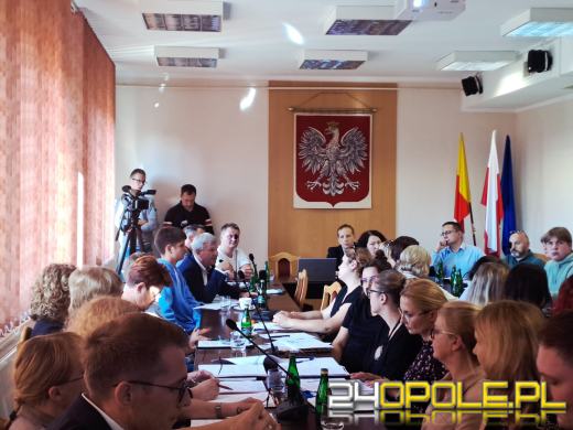 Szkoła w Żyrowej zagrożona likwidacją? Mieszkańcy protestują, władze analizują sytuację