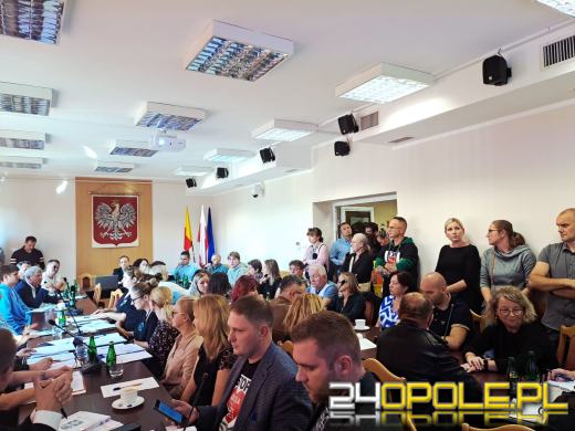 Szkoła w Żyrowej zagrożona likwidacją? Mieszkańcy protestują, władze analizują sytuację