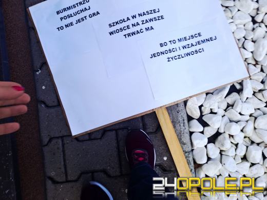 Szkoła w Żyrowej zagrożona likwidacją? Mieszkańcy protestują, władze analizują sytuację