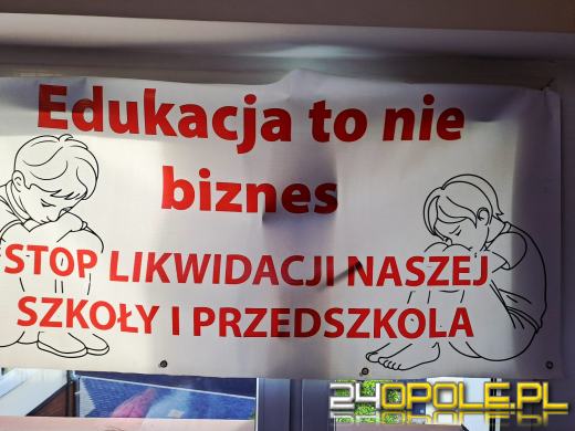 Szkoła w Żyrowej zagrożona likwidacją? Mieszkańcy protestują, władze analizują sytuację
